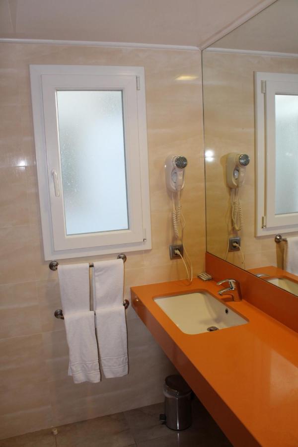 Villa Betty Cala'N Blanes  Dış mekan fotoğraf